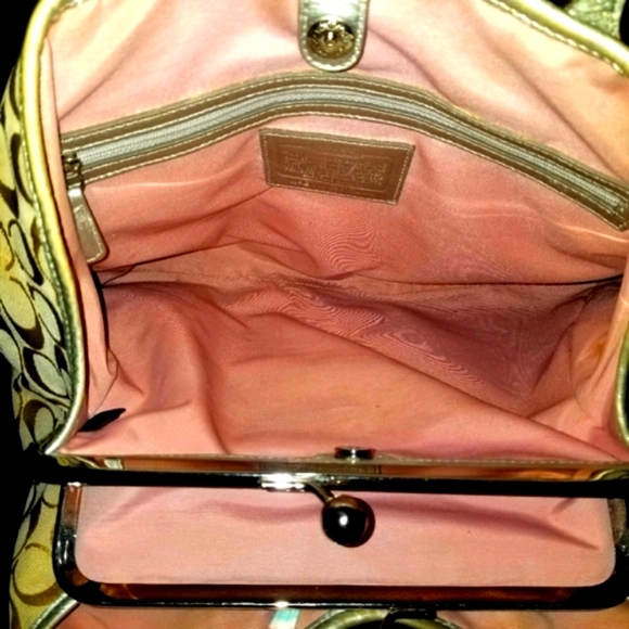 Coach Signature Light Khaki Multicolor Patent Leather Kisslock Framed Pu… - Picture 4 of 8